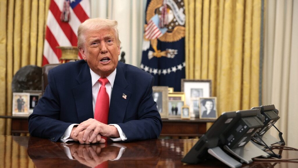 Trump amenaza con tomar la isla de Jark y controlar el petróleo iraní “como en Venezuela”
