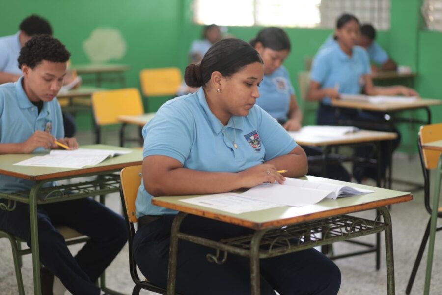 Ministerio de Educación inicia primera convocatoria de Pruebas Nacionales