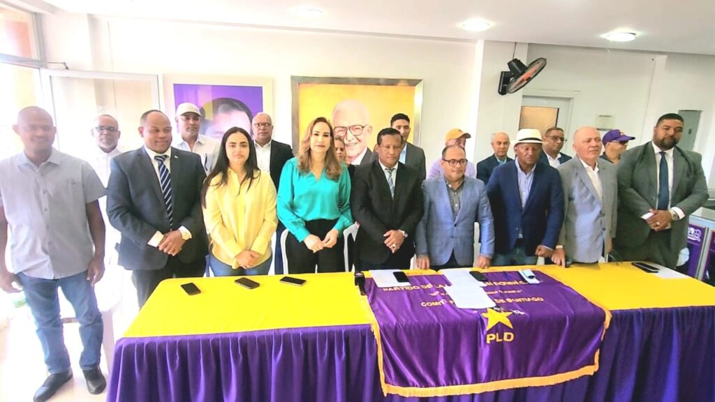 Dirección Provincial de Santiago destaca visita de Danilo Medina y gran jornada de juramentación «De Vuelta a Casa»