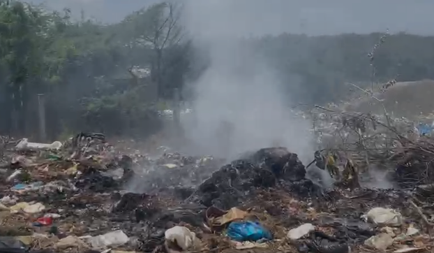 Incendios en vertederos generan alarma por contaminación y salud en Santiago