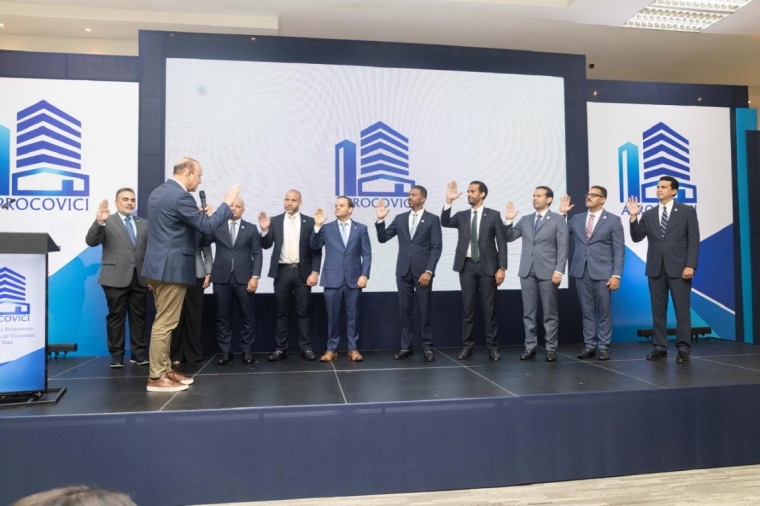Aprocovici celebra juramentación de su nueva directiva