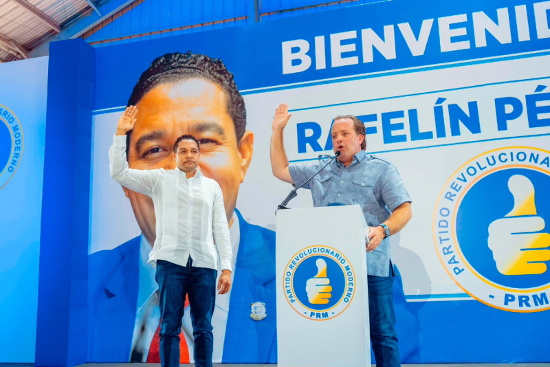 Diputado Rafelin Pérez deja la Fuerza del Pueblo y se integra al PRM