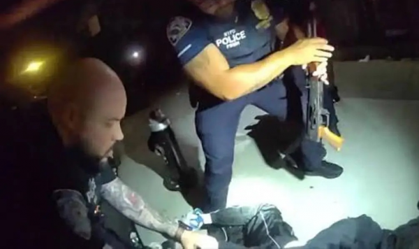 Detienen joven con fusil de asalto en Desfile Dominicano del Bronx