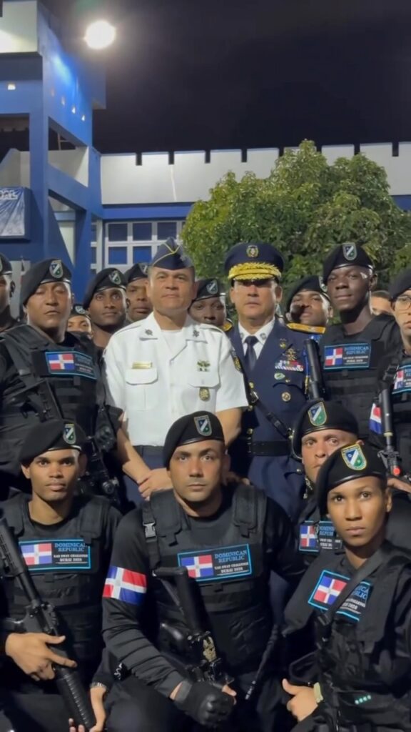 Director de la Policía Nacional rinde homenaje a los padres policías en su día