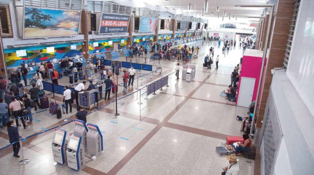 Gobierno ajusta tasas aeroportuarias pactadas en el contrato de Aerodom y encarece cargos por pasajero