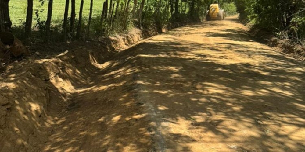 Agricultura acelera la intervención de más de 300 km de caminos rurales para impulsar la producción agrícola