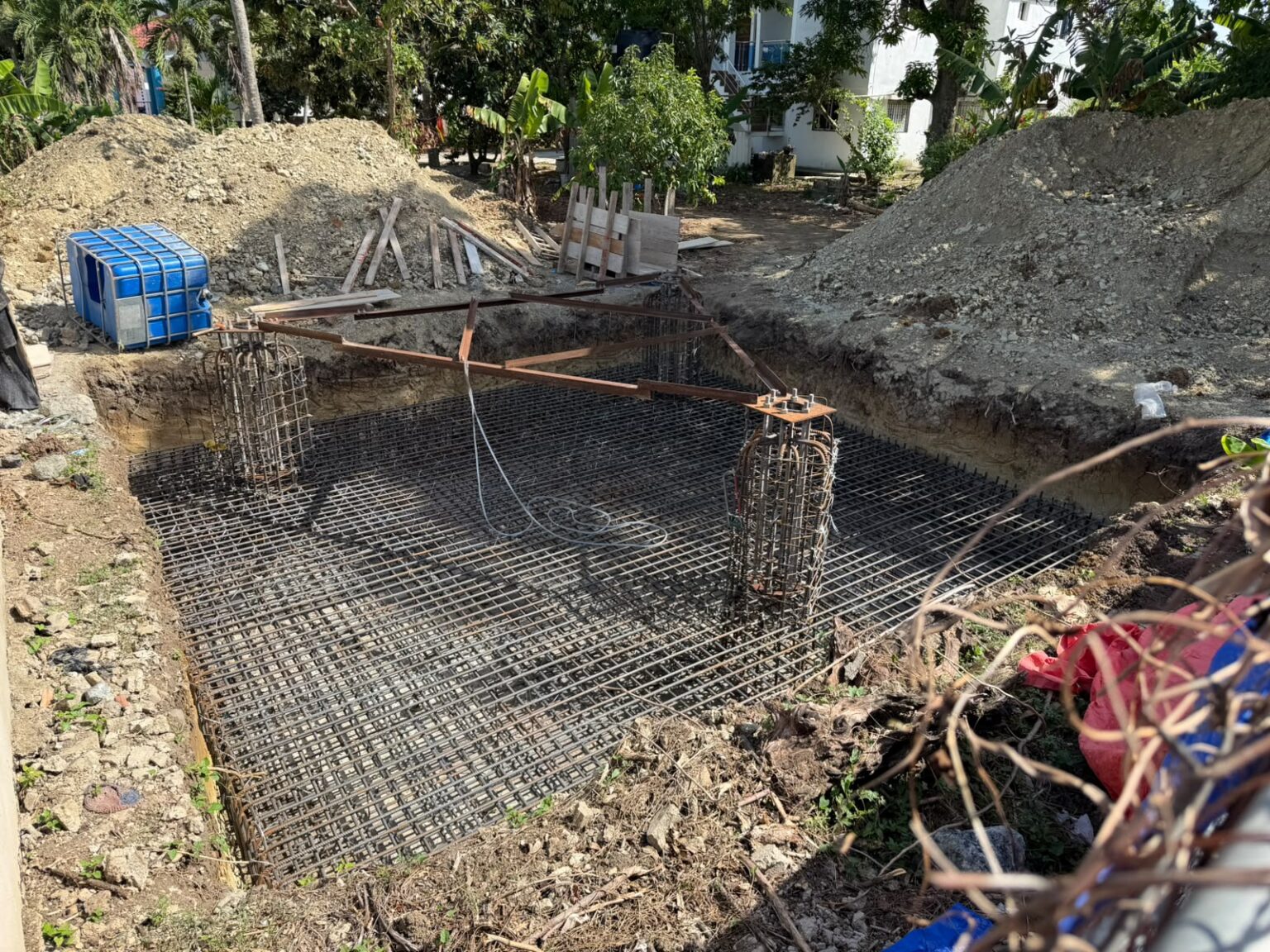 Protesta en La Penda contra construcción de antena en residencial
