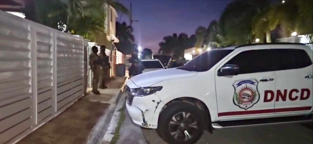 Capturan hombre que vinculan a decomiso de 237 paquetes de cocaína en Santo Domingo