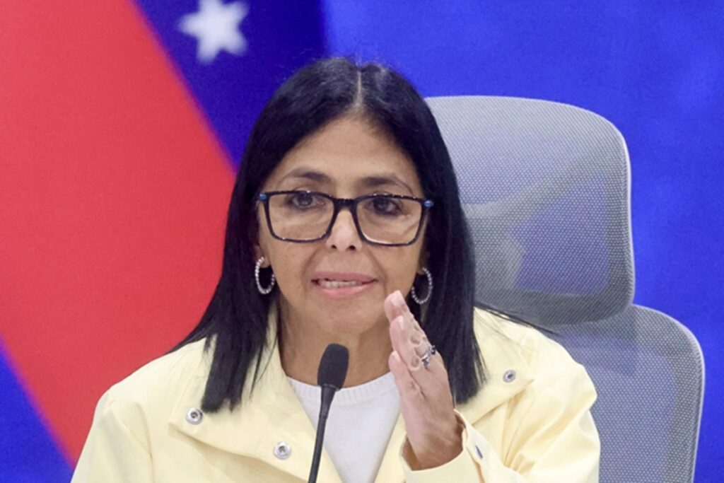 Delcy Rodríguez admite que enfrenta un problema de salud, pero promete seguir al frente de la emergencia en Venezuela