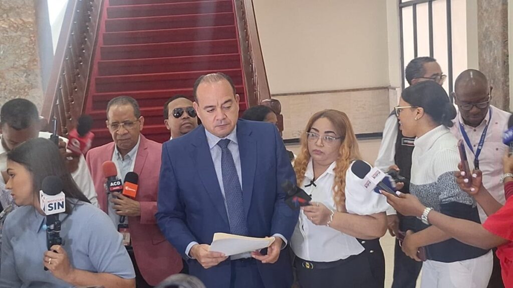 Denuncian aprestos de mantener disposiciones del Código Penal que instauran Ley Mordaza.