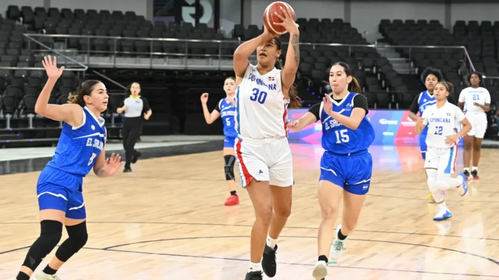 RD avanza a semifinales del baloncesto femenino tras dominar su último partido
