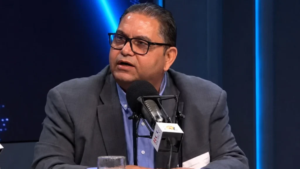 Enrique Romero afirma que Wellington Arnaud encabeza la estructura política del PRM en Santiago