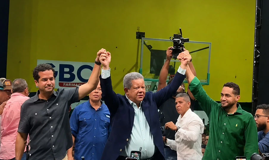 Más de 4,000 jóvenes respaldan a Leonel Fernández en actividad de Fuerza del Pueblo