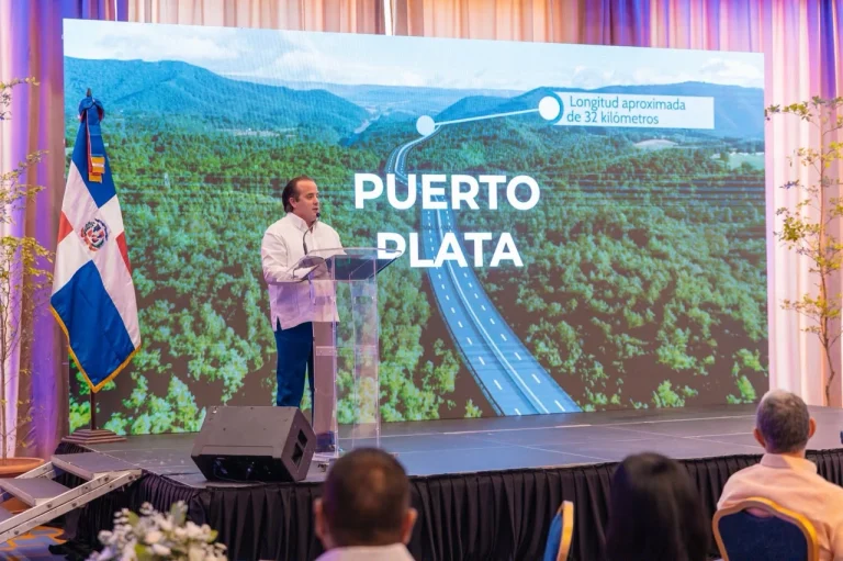 Gobierno presenta Autopista del Ámbar a autoridades y sector privado en Puerto Plata