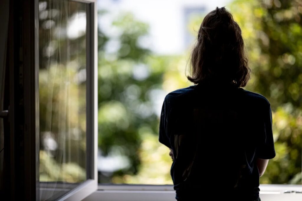 Dos niñas de 13 años resultan gravemente heridas en ataque dentro de instituto en Alemania; detenido un adolescente de 16 años