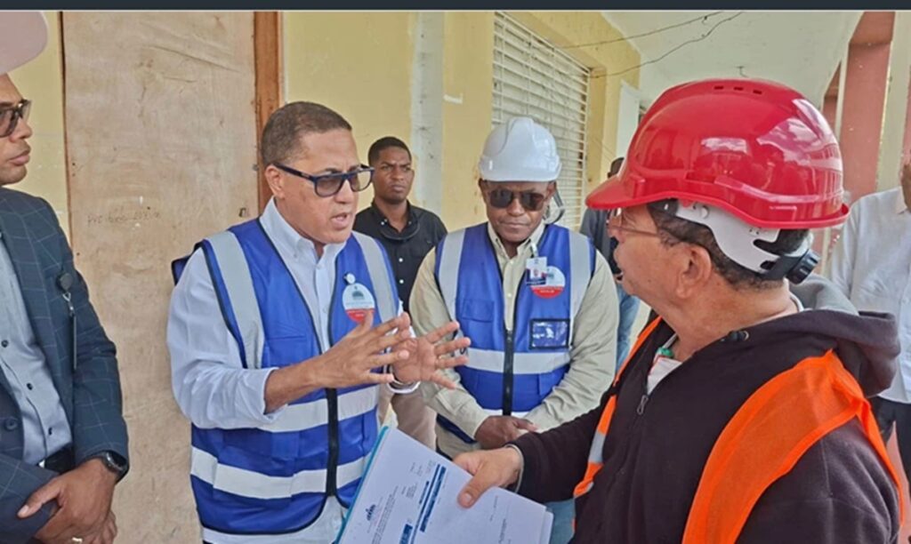 Infraestructura Escolar acelera la terminación de escuelas en Hondo Valle y Juan Santiago, Elías Piña con el Plan “Aulas 24/7-365”