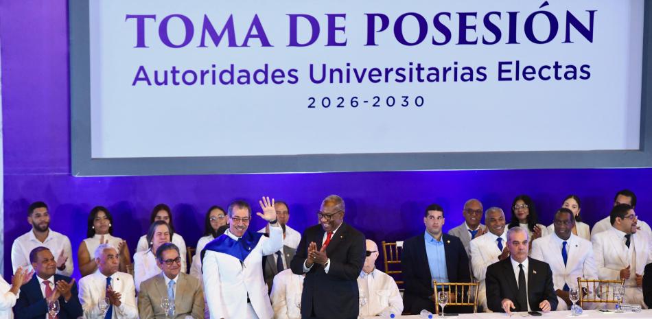 Jorge Asjana toma posesión como rector de la UASD