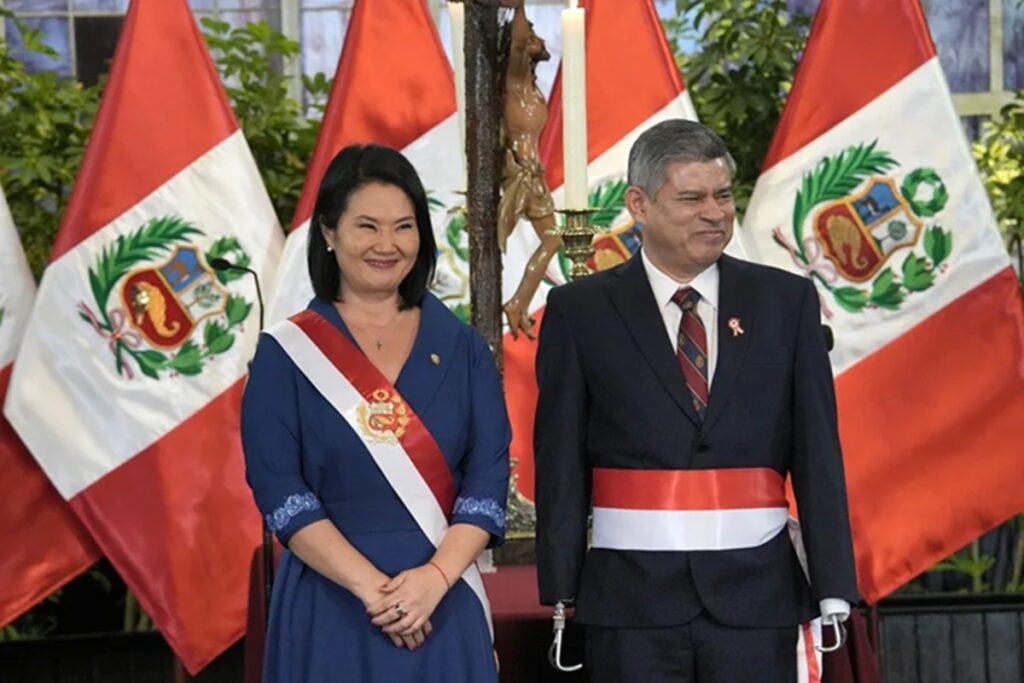 Keiko Fujimori toma juramento a su primer gabinete ministerial, liderado por el vicepresidente Luis Galarreta