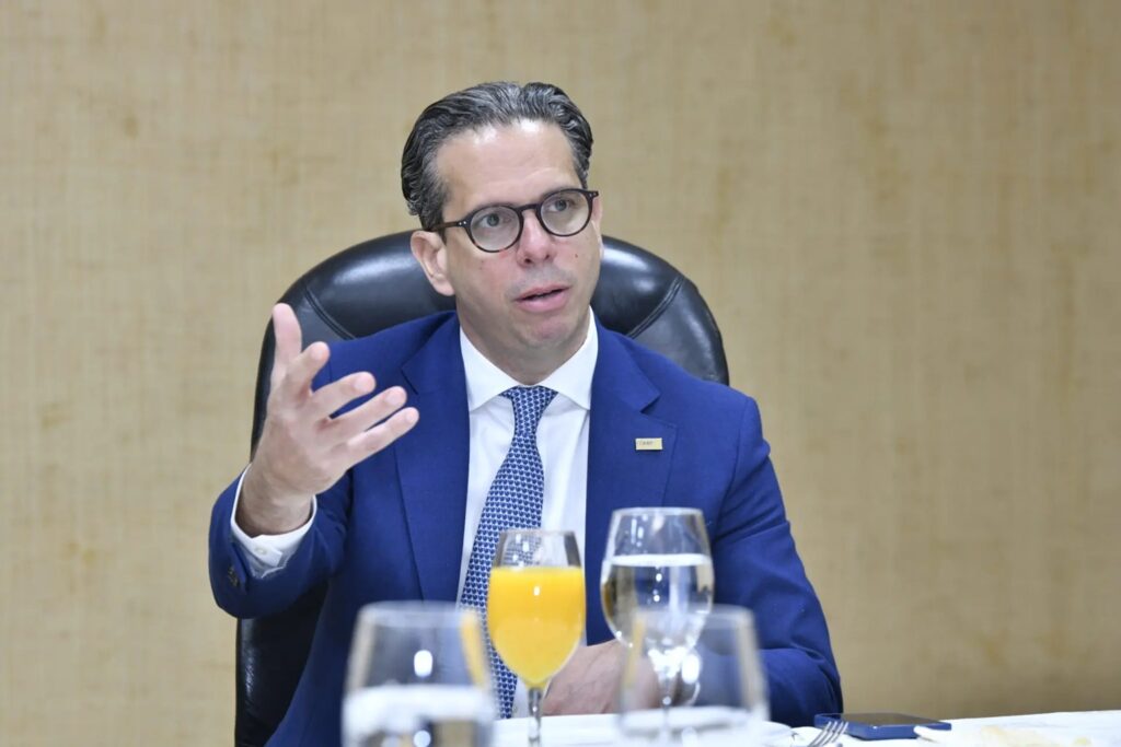 Relación entre Gobierno y sector privado avanza, aunque persisten retos para fortalecer la colaboración