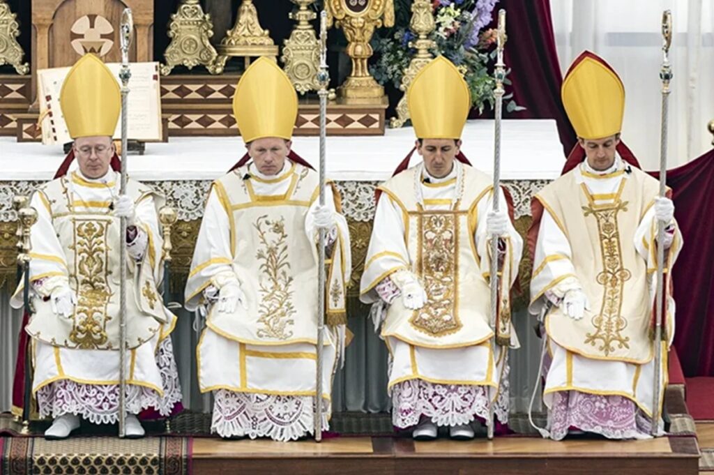 La Fraternidad San Pío X ordena cuatro obispos sin permiso del papa y desata un nuevo cisma en la Iglesia Católica