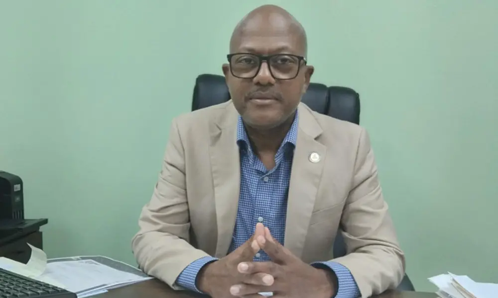 Médicos mantienen paro nacional y exigen liberación de colega en La Vega