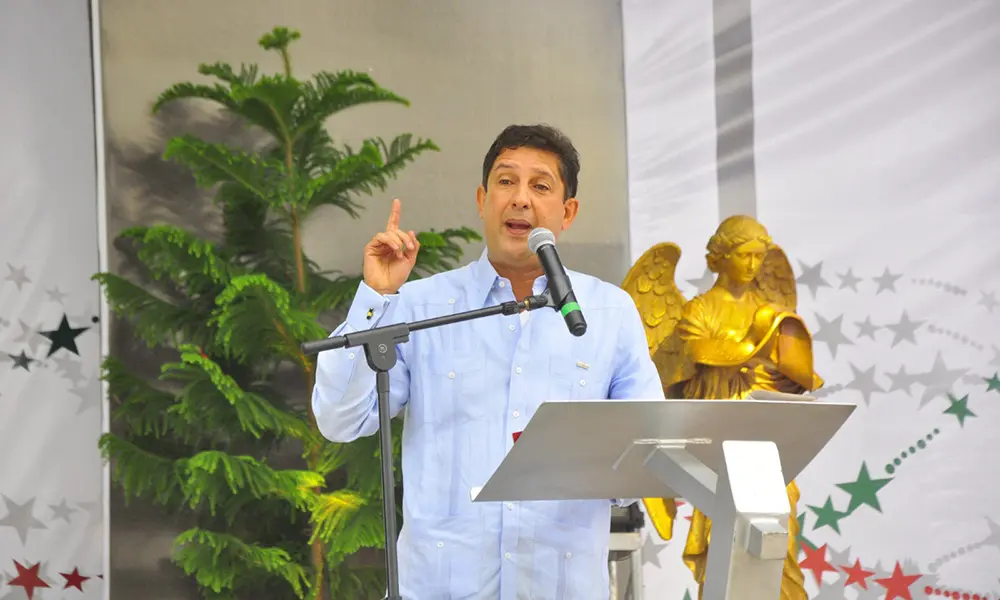 Universidad UAPA reconoce a Manuel Estrella con congreso especial