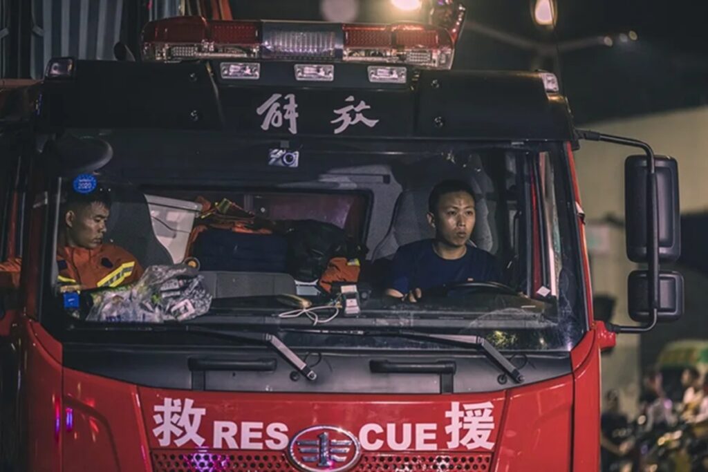 Mueren al menos 28 personas en un incendio en una fábrica de calzado en Fujian, China