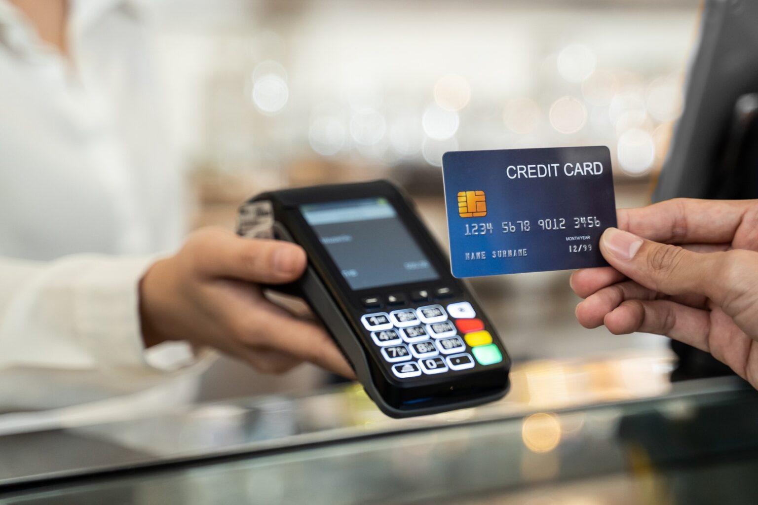Pagos con tarjetas físicas dominan el consumo en República Dominicana y refuerzan el auge de los métodos electrónicos