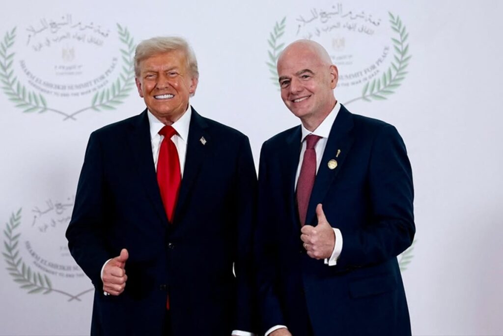 Trump admite que pidió a Infantino revisar la tarjeta roja a Balogun y critica al árbitro del partido