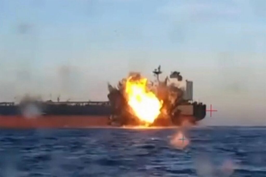 Petrolero con destino a Ucrania se incendia en el mar Negro tras ser alcanzado por un dron