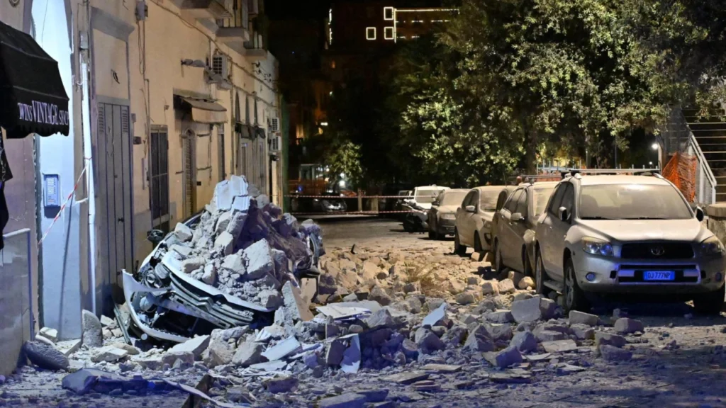 Un terremoto de 4,7 sacude Nápoles y deja numerosos daños y ocho heridos leves