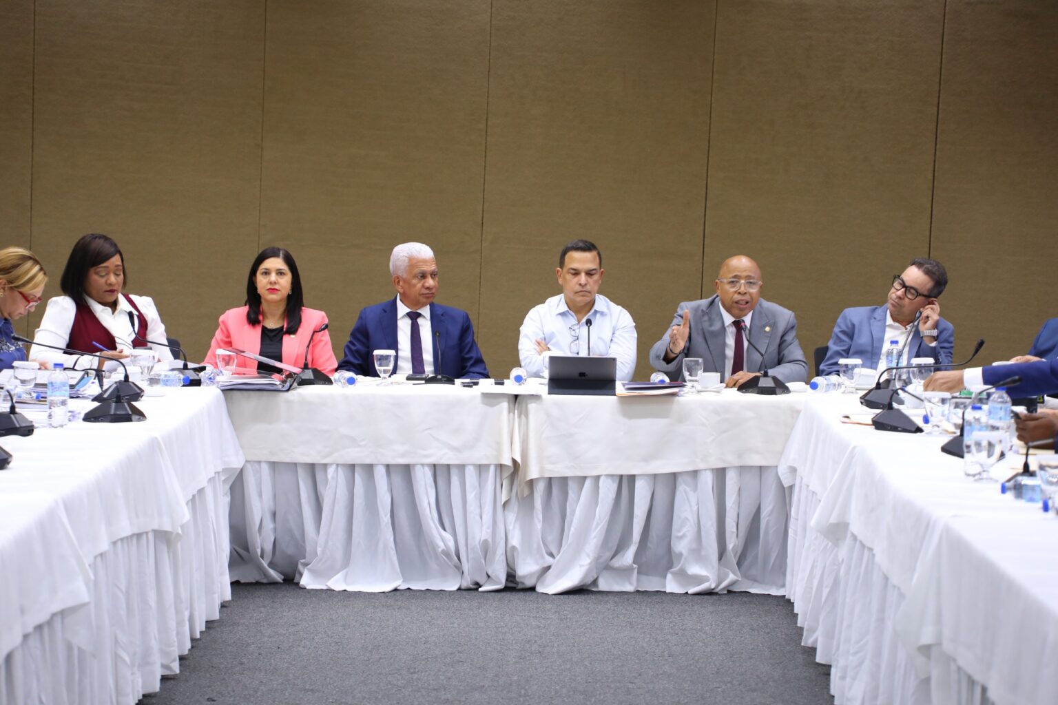 Comisión Bicameral concluye estudio de propuestas para la modificación del Código Penal; rendirá informe al pleno de la Cámara de Diputados este sábado