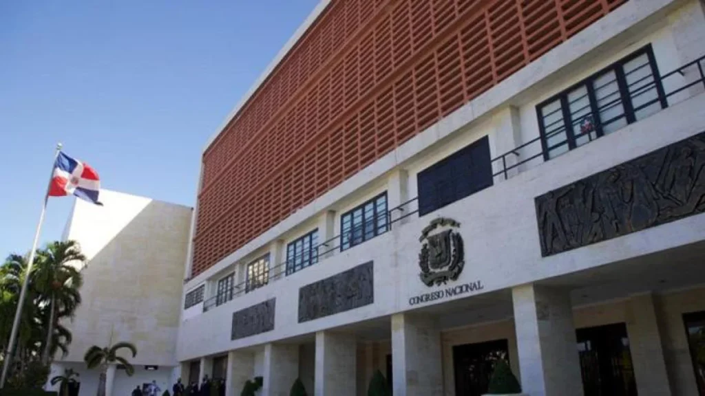 Abinader presenta presupuesto complementario 2026 con alza de RD$40 mil millones