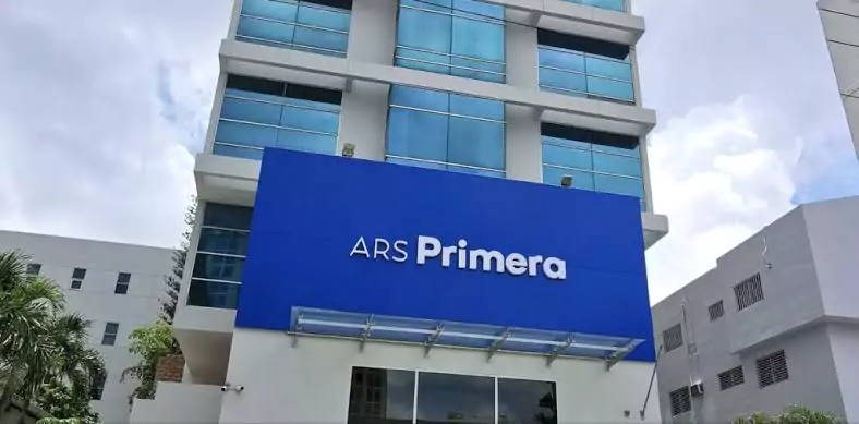 Clínicas y ARS Primera dialogan para garantizar atención médica