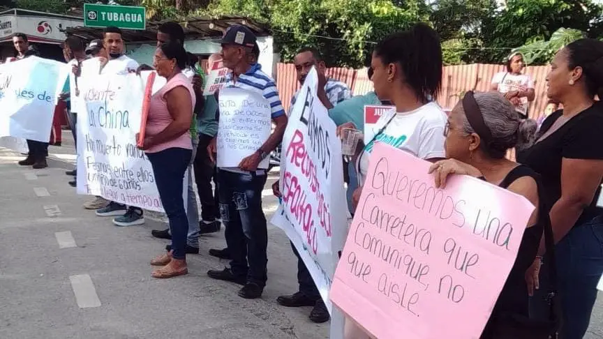 Protesta en vías de Puerto Plata genera tensión en la zona