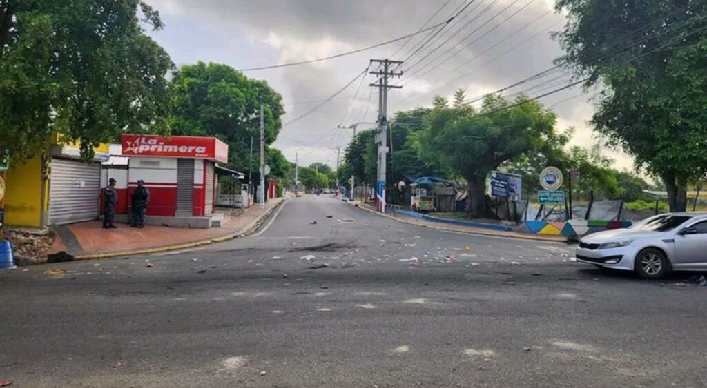 Huelga se desarrolla de manera pacífica en Licey al Medio y Canca La Reina