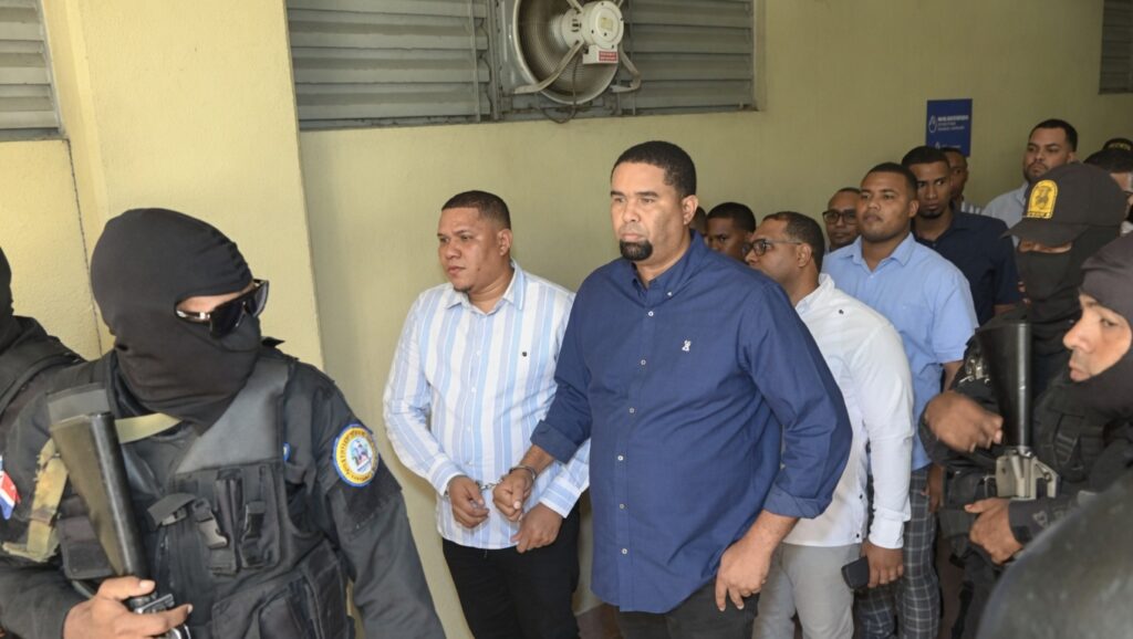 Familiares cuestionan ascenso de oficial procesado en caso La Barranquita, Santiago