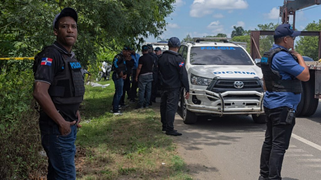 Hallan cadáver de mujer en Circunvalación Norte de Santiago; investigan circunstancias