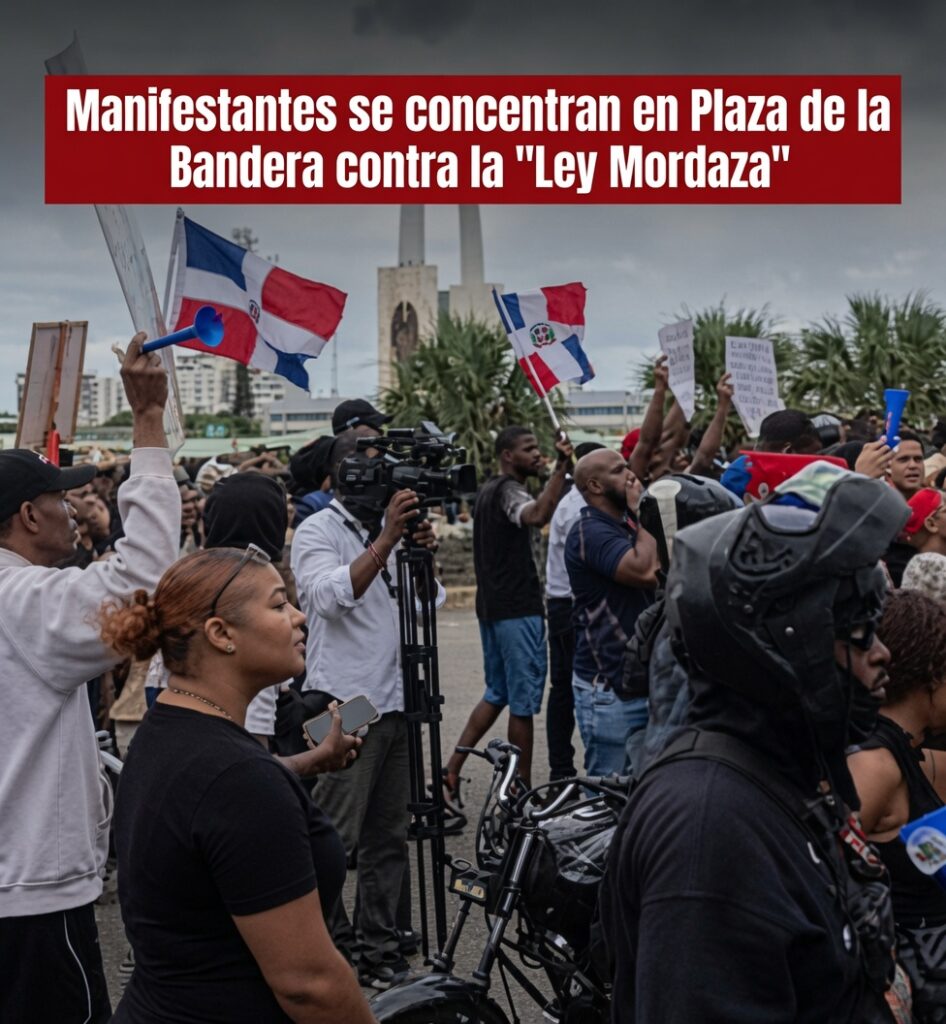 Manifestantes se concentran en Plaza de la Bandera contra la “Ley Mordaza”