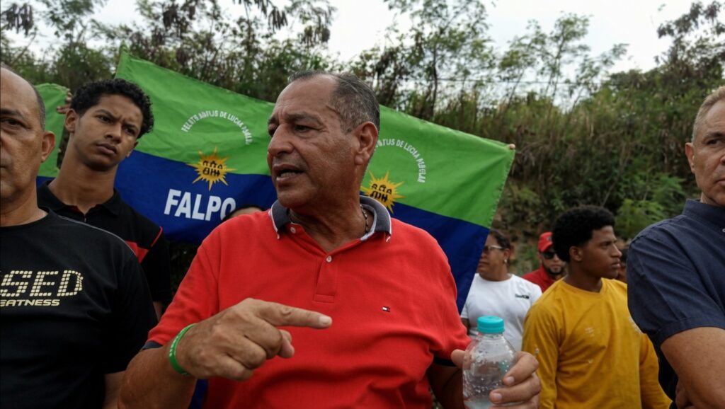 Residentes de La Panda protestan y reclaman conclusión de carretera