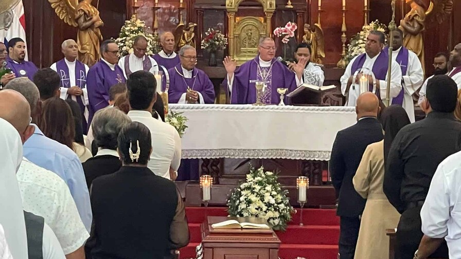 Último adiós a monseñor Antonio Camilo con misa solemne en el Santo Cerro