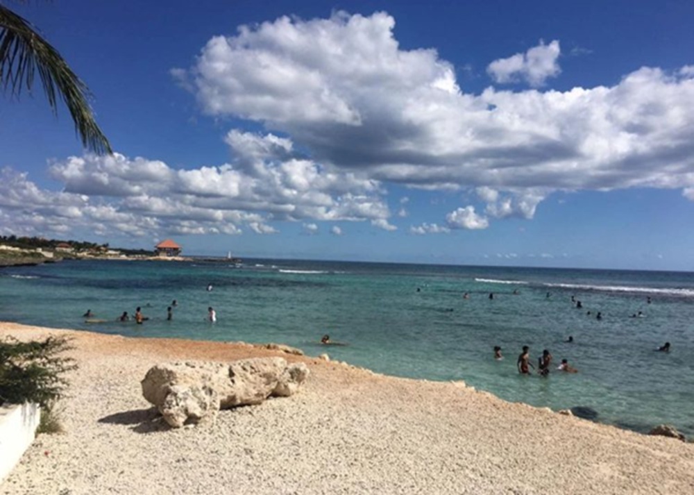 Reconstrucción del acceso a playa Caleta impulsa la mayor inversión pública en La Romana este 2026