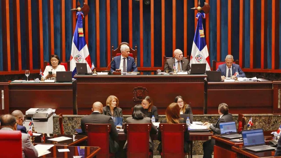 Reforma al Código Penal no contempla castigo por ultraje a funcionarios y disminuye sanción por difamación