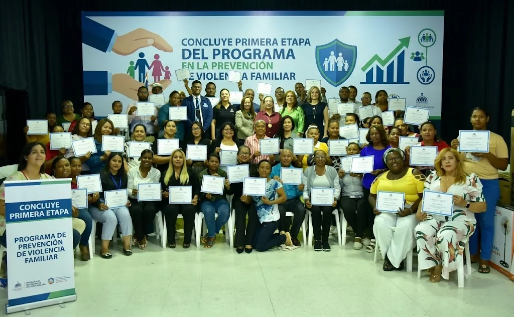 Programa de prevención de violencia familiar completa su primera fase