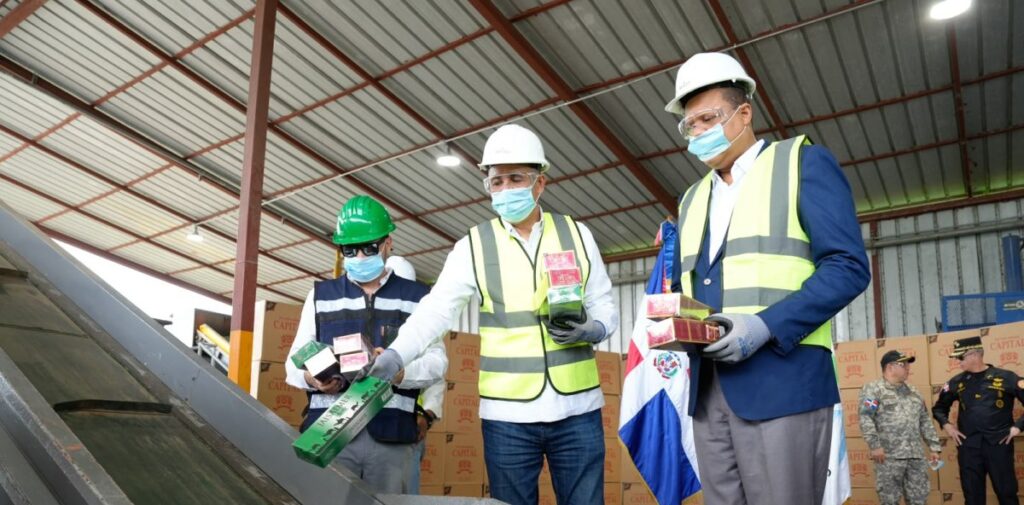 Aduanas elimina millonaria incautación de cigarros en frontera, puertos y aeropuertos
