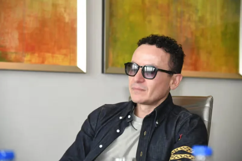 Fonseca comparte en RD su nuevo álbum con sabor a merengue