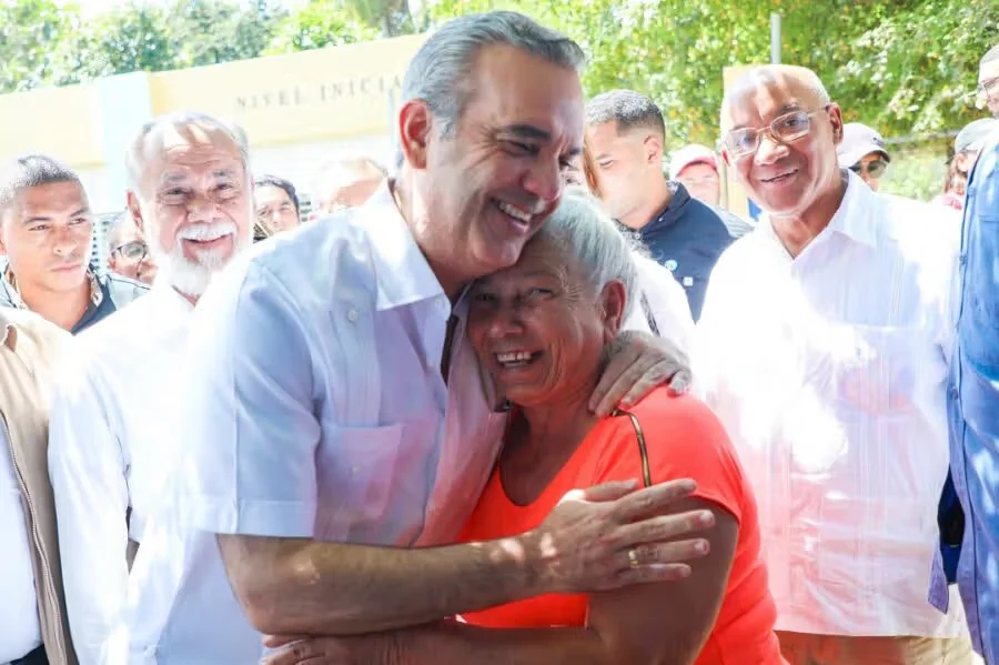 Presidente Abinader desarrolla programas agrícolas en San Juan