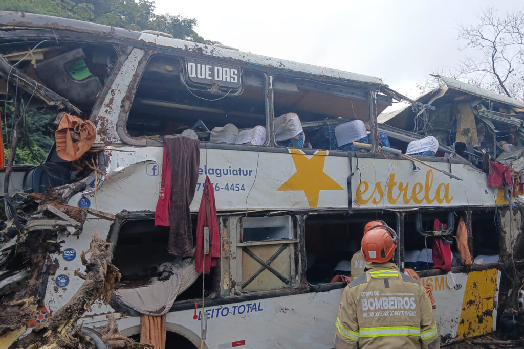Accidente de autobús en Río de Janeiro deja al menos 10 fallecidos