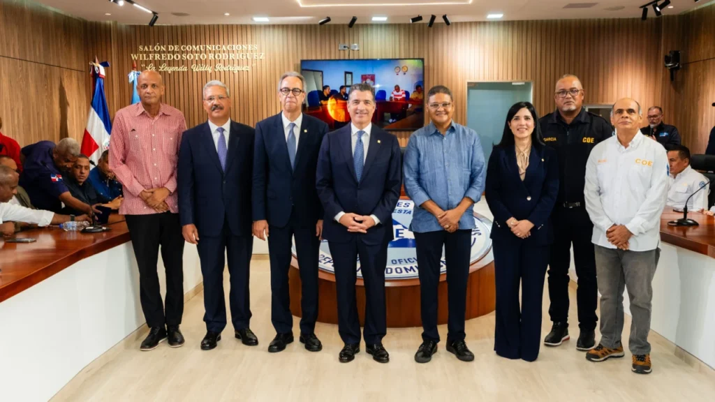 Banco Popular entrega al COE un renovado Salón de Comunicaciones para fortalecer la gestión de emergencias en RD