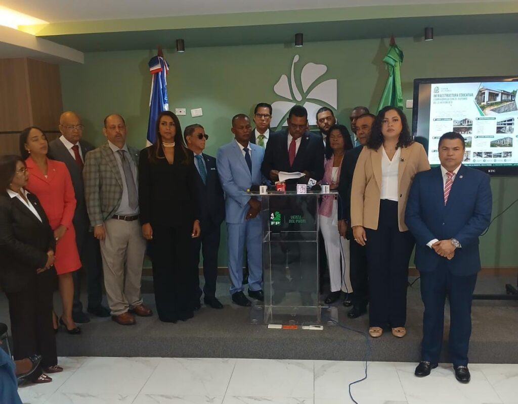 Bloque de diputados Fuerza del Pueblo somete resolución de interpelación del Ministro de Educación Luis Miguel de Camps ante deterioro del sistema nacional de educación a pocos días del inicio del año escolar 2026-2027